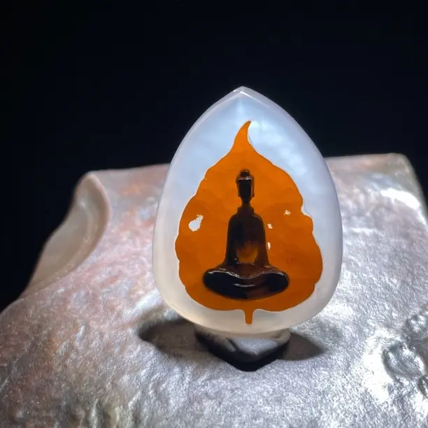 精雕俏色玛瑙吊坠男女通用锁骨链精品