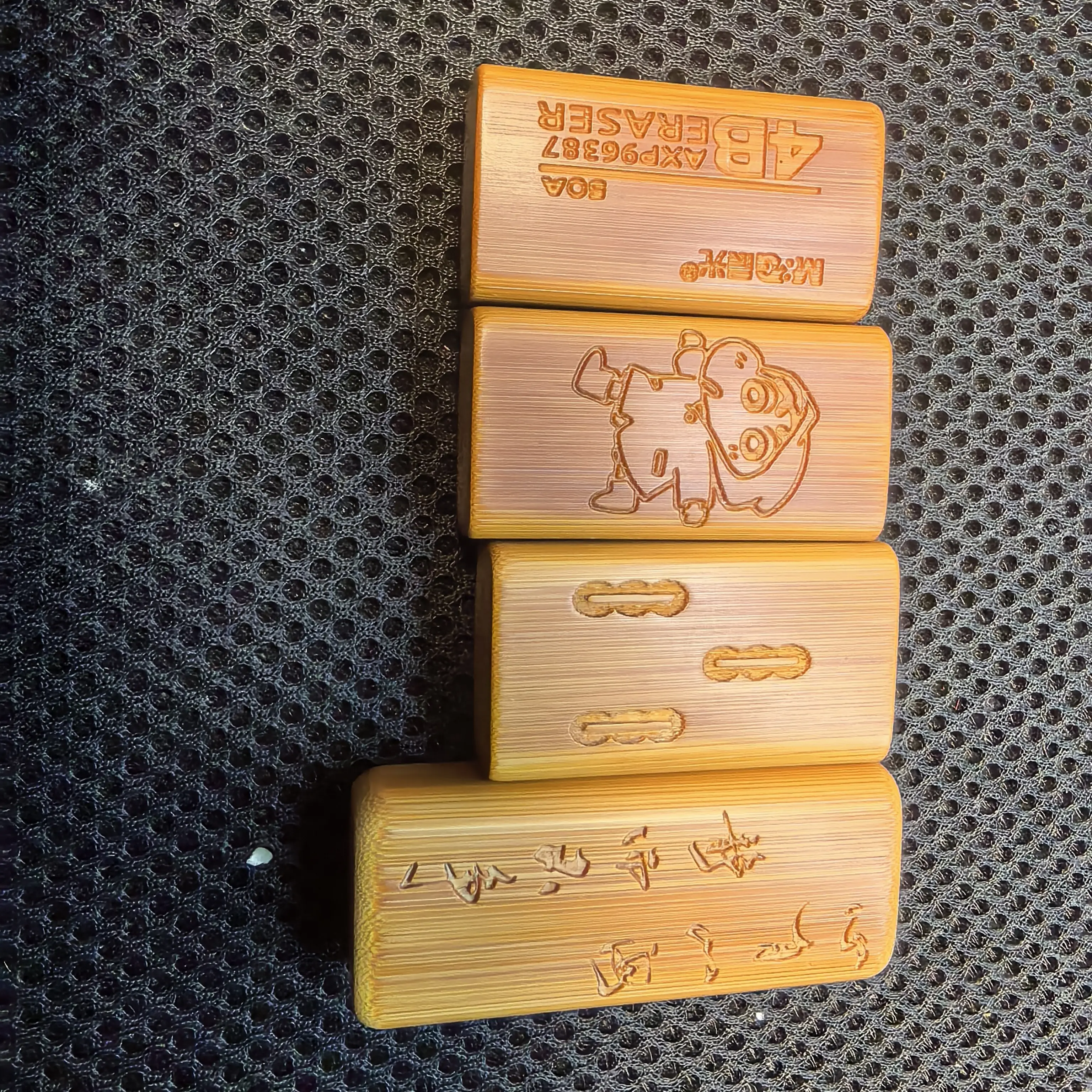 红皮短款方扁雕刻，一把抓。