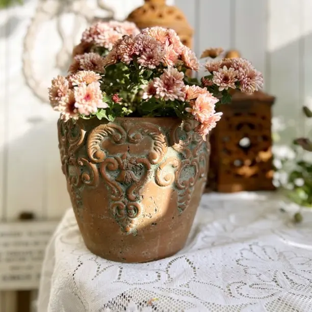 xs手压粗陶复古做旧藤蔓浮雕圆口花盆口径18cm高度18cm