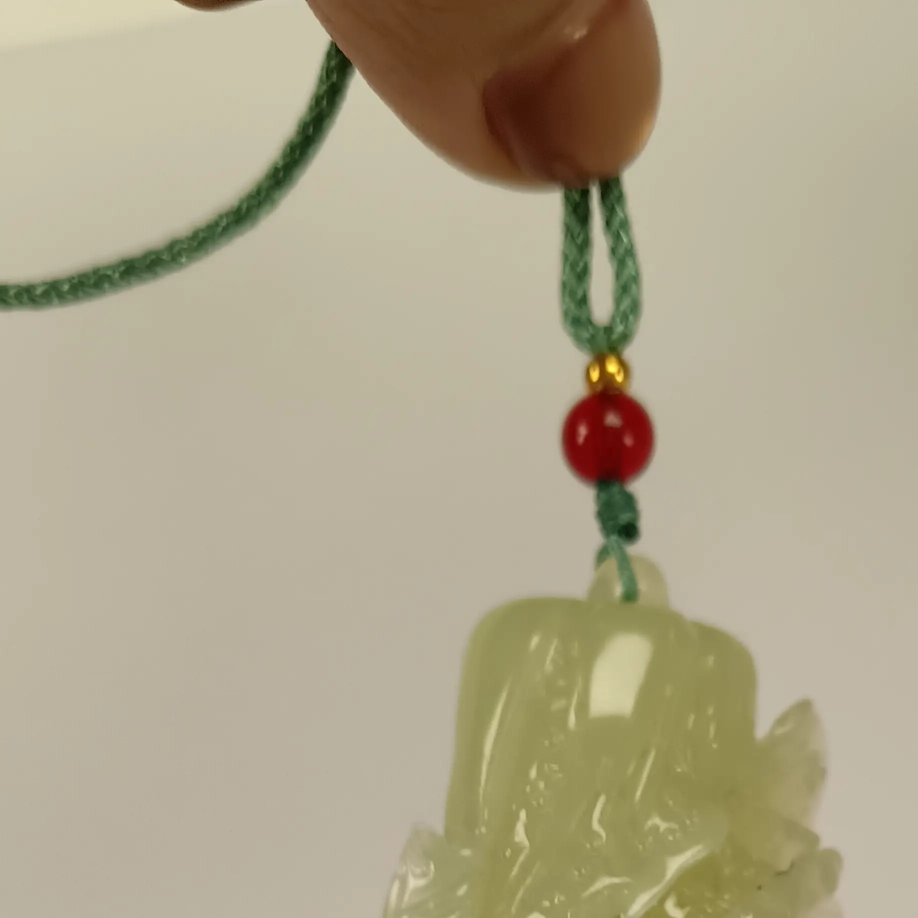 天然岫玉———白菜（百财聚来）颈饰