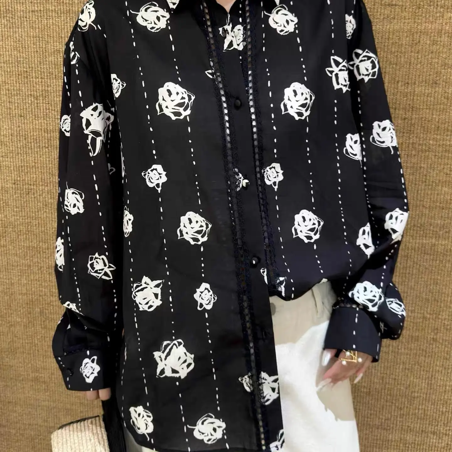 【白芍倩专属】玫瑰花显瘦慵懒感宽松V领长袖女士衬衫时尚休闲百搭