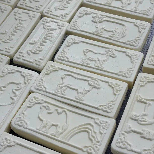 内蒙古特产半干五畜图案牧区奶豆腐5块约1700-2000g随干度变化