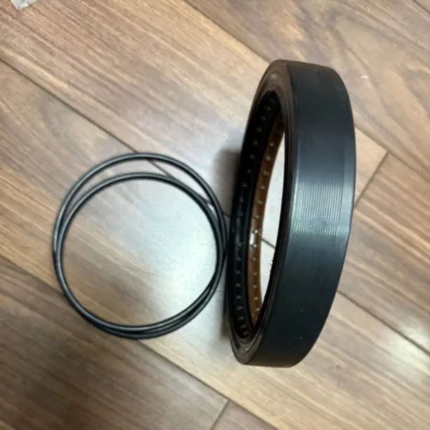 氟胶后轮鼓油封适用于汉德桥