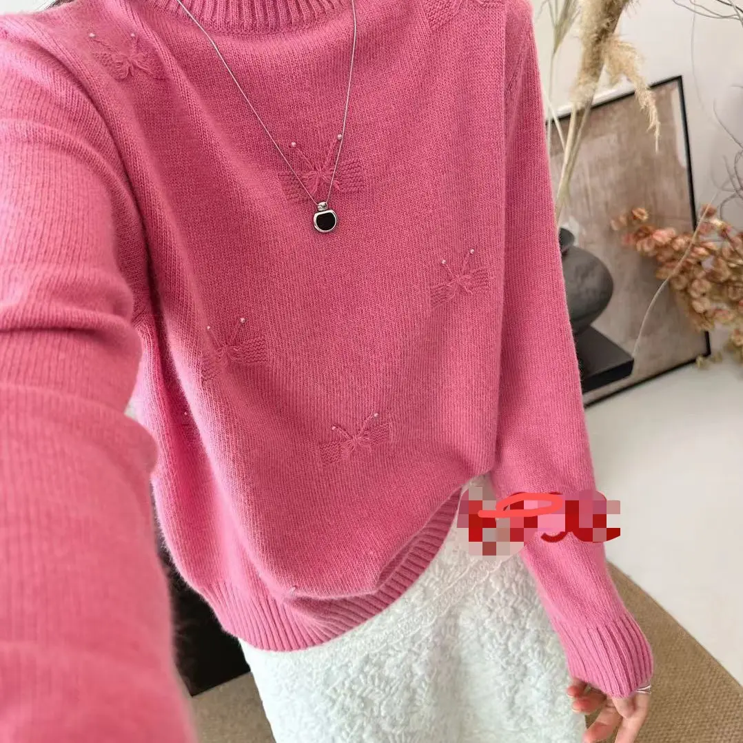 2025新款蝴蝶刺绣设计感气质简约软糯显瘦宽松套头打底毛衣上衣女