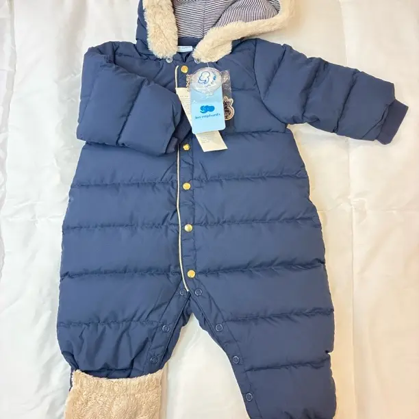 婴儿冬季白鸭绒加厚连体衣带手套脚套保暖外出服