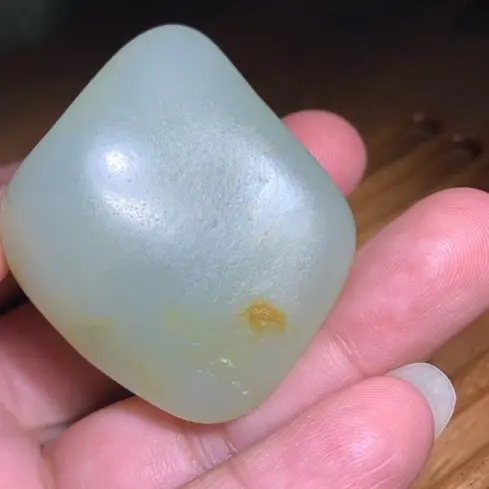 和田玉原石润度油性细度好可把可挂