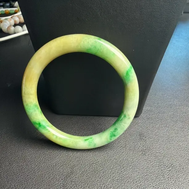 缅甸天然A货翡翠圆条手镯飘绿圈口57.5mm女款