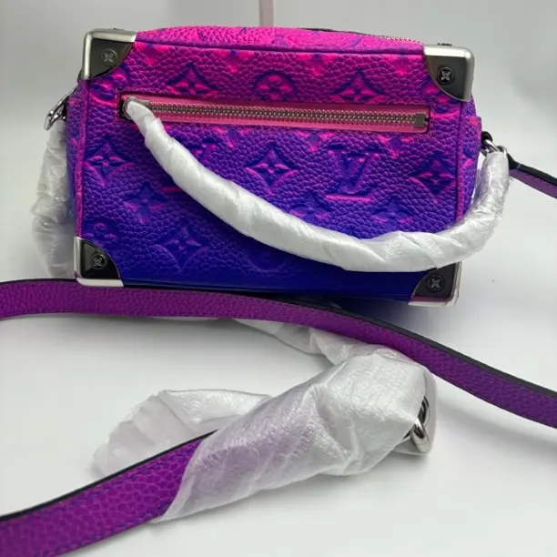 99新 LouisVuitton/路易威登 二手.渲染炫彩渐变trunk 男士斜挎cl