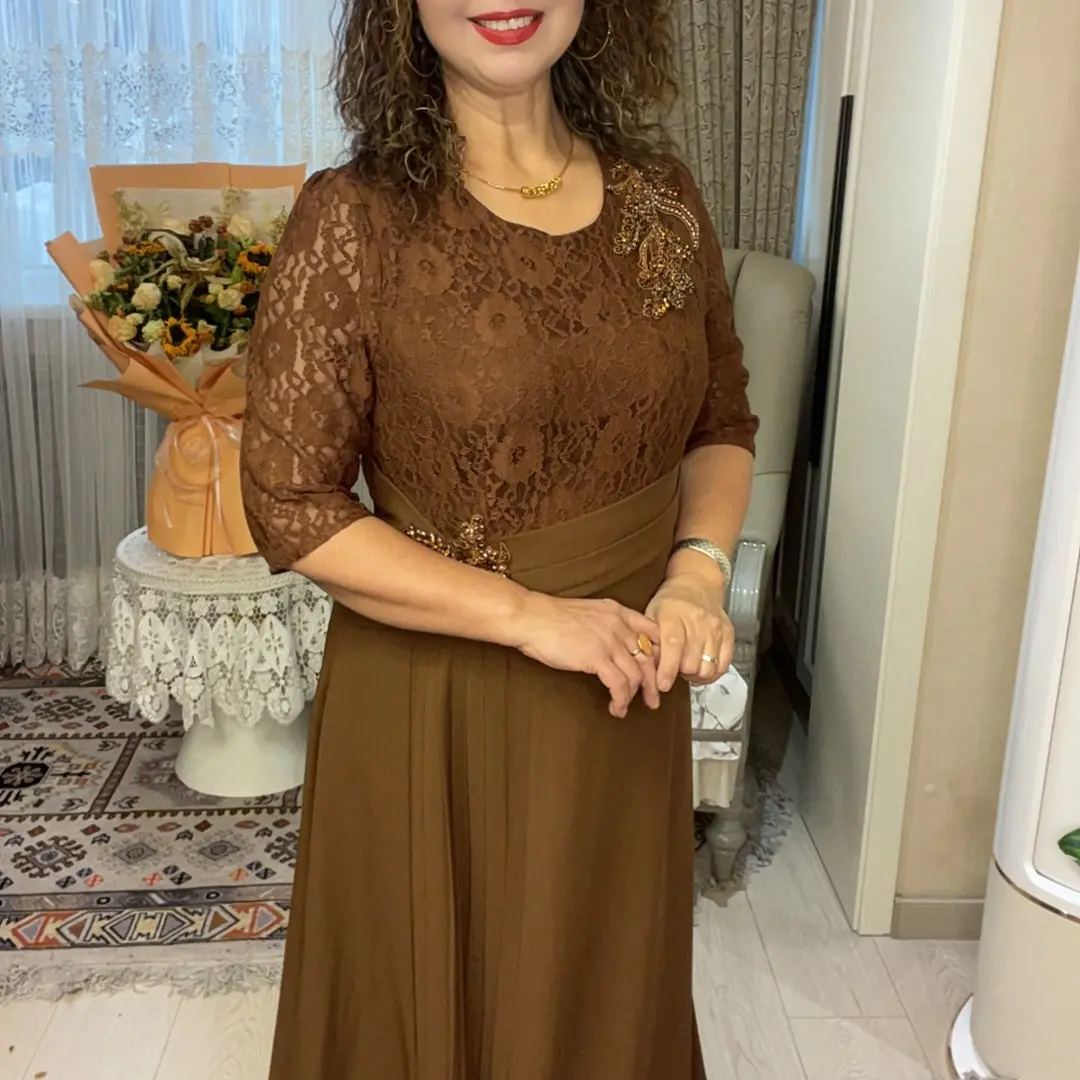 重工钉珠修身显瘦秋冬气质时尚连衣裙高贵百搭