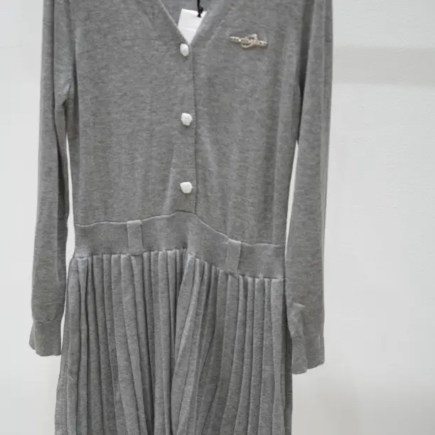 EIMISMOSOL学院风V领针织开衫搭配百褶连衣裙