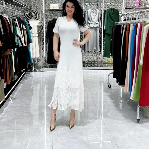 春秋新款法式气质V领蕾丝拼接显瘦收腰短袖时尚连衣裙女