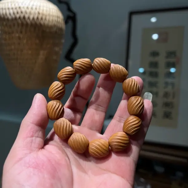 【时来运转】水晶核雕刻螺纹，1.5左右，成串规整盘玩趁手佩戴美观！