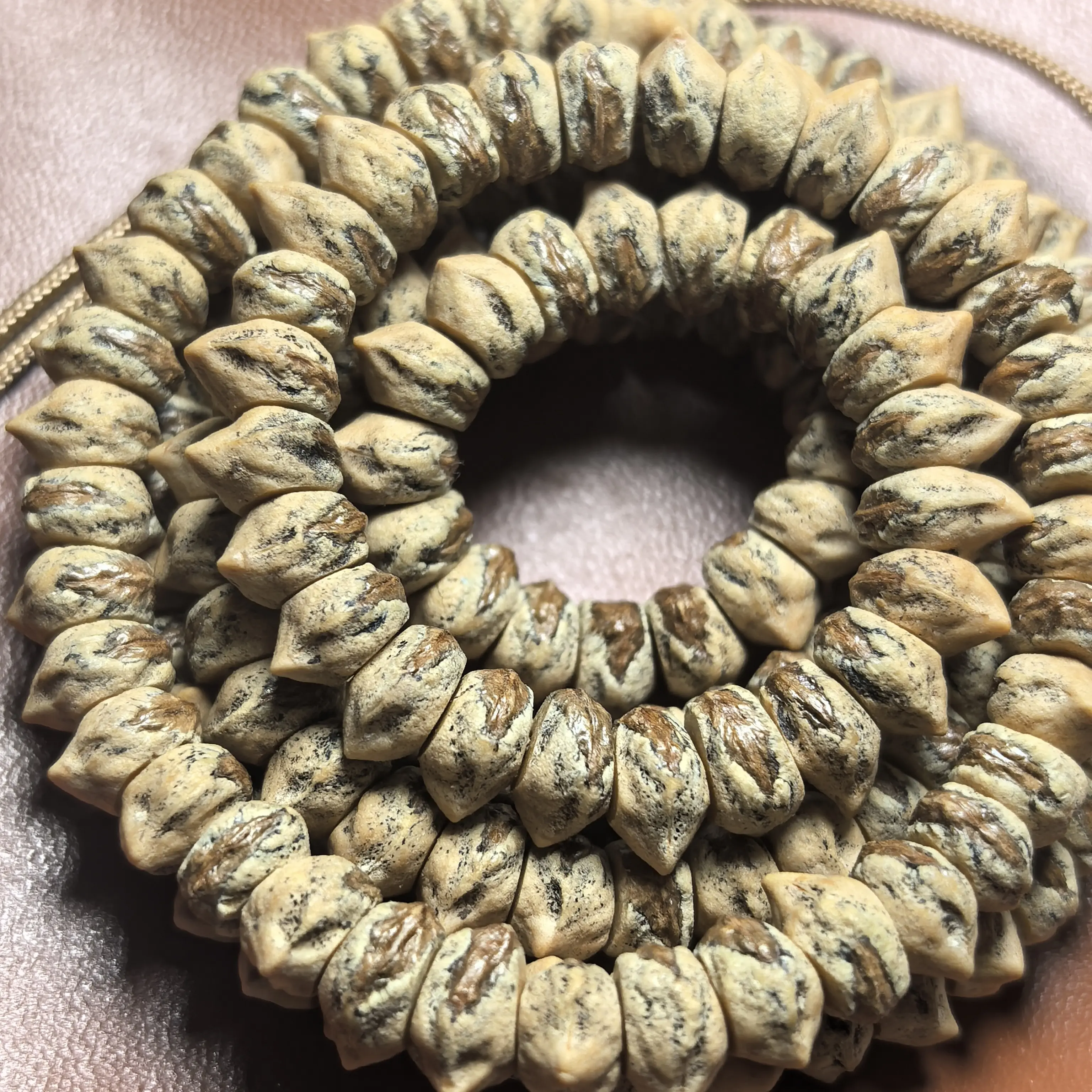 热振红芽藏式横打高油密百香籽文玩长串