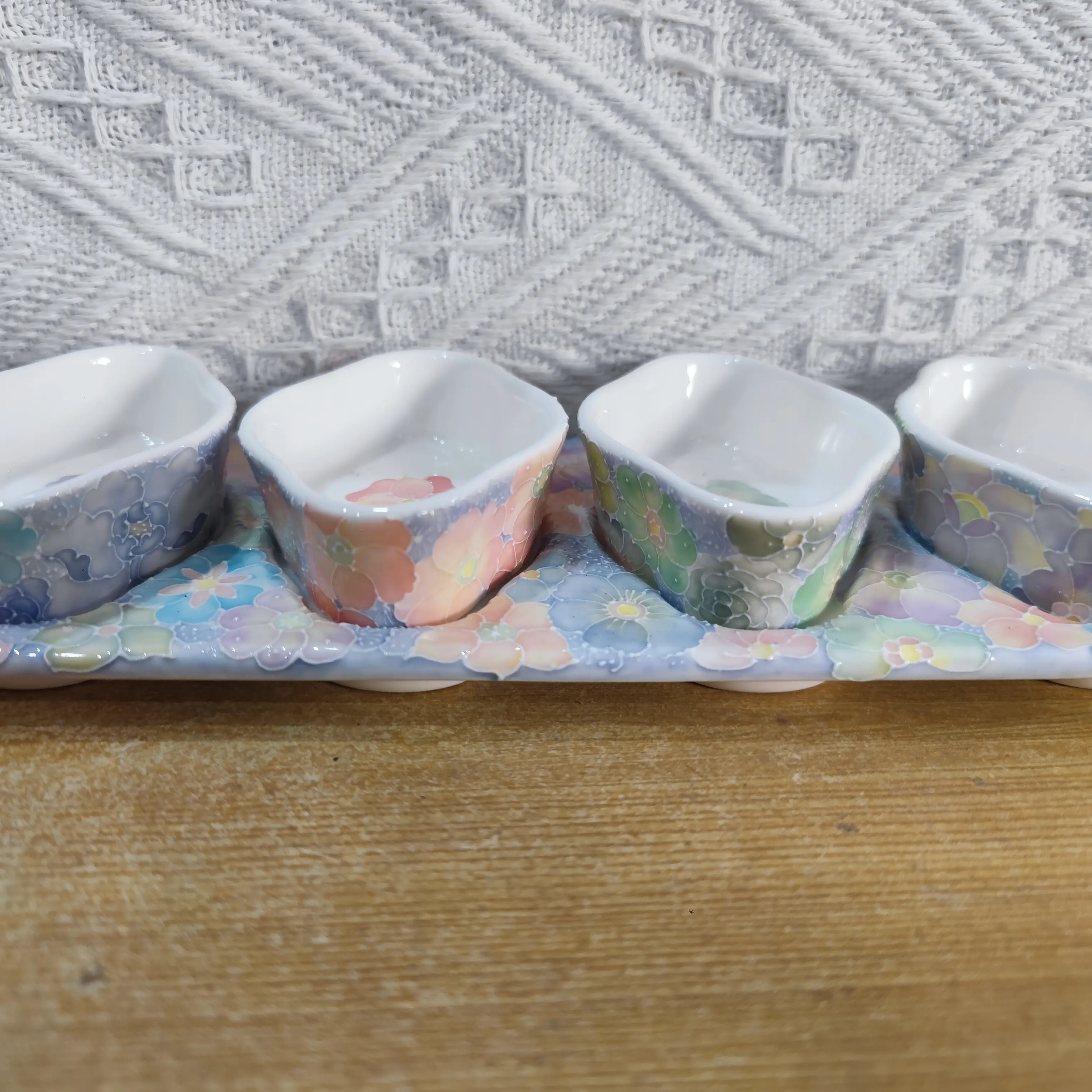 釉下五彩手绘调料碟一套五件