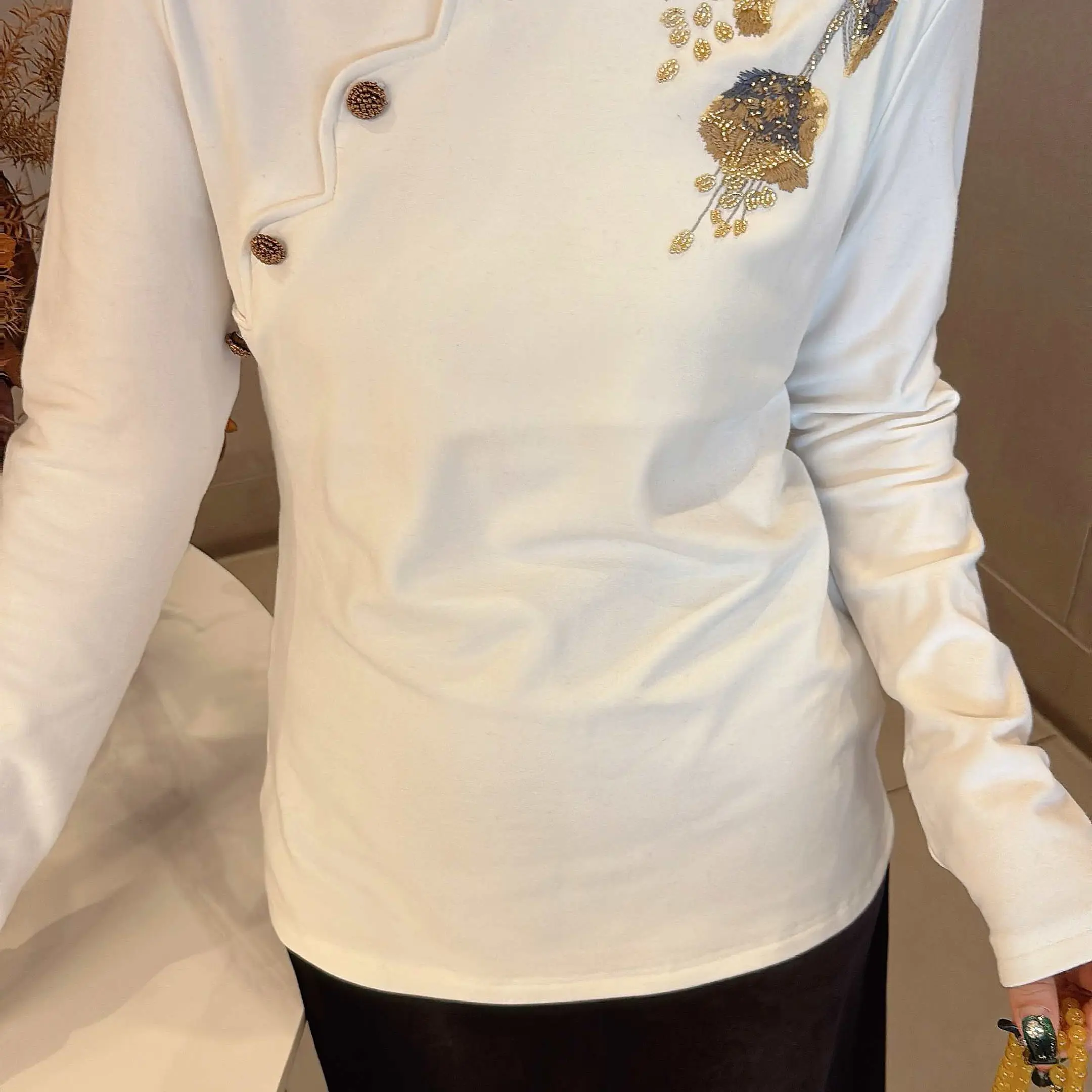 衣凡5122缀花斜襟女士秋冬新中式国风打底