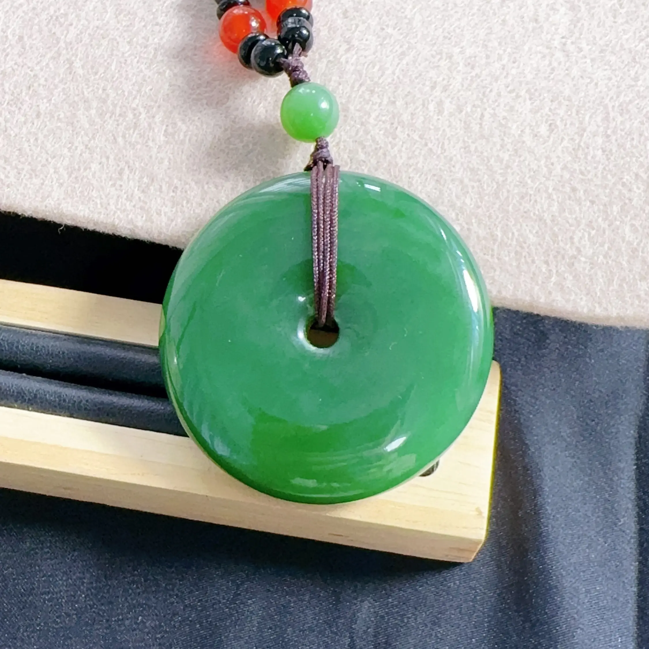 和田玉碧玉老坑阳绿大平安扣直径55厚14