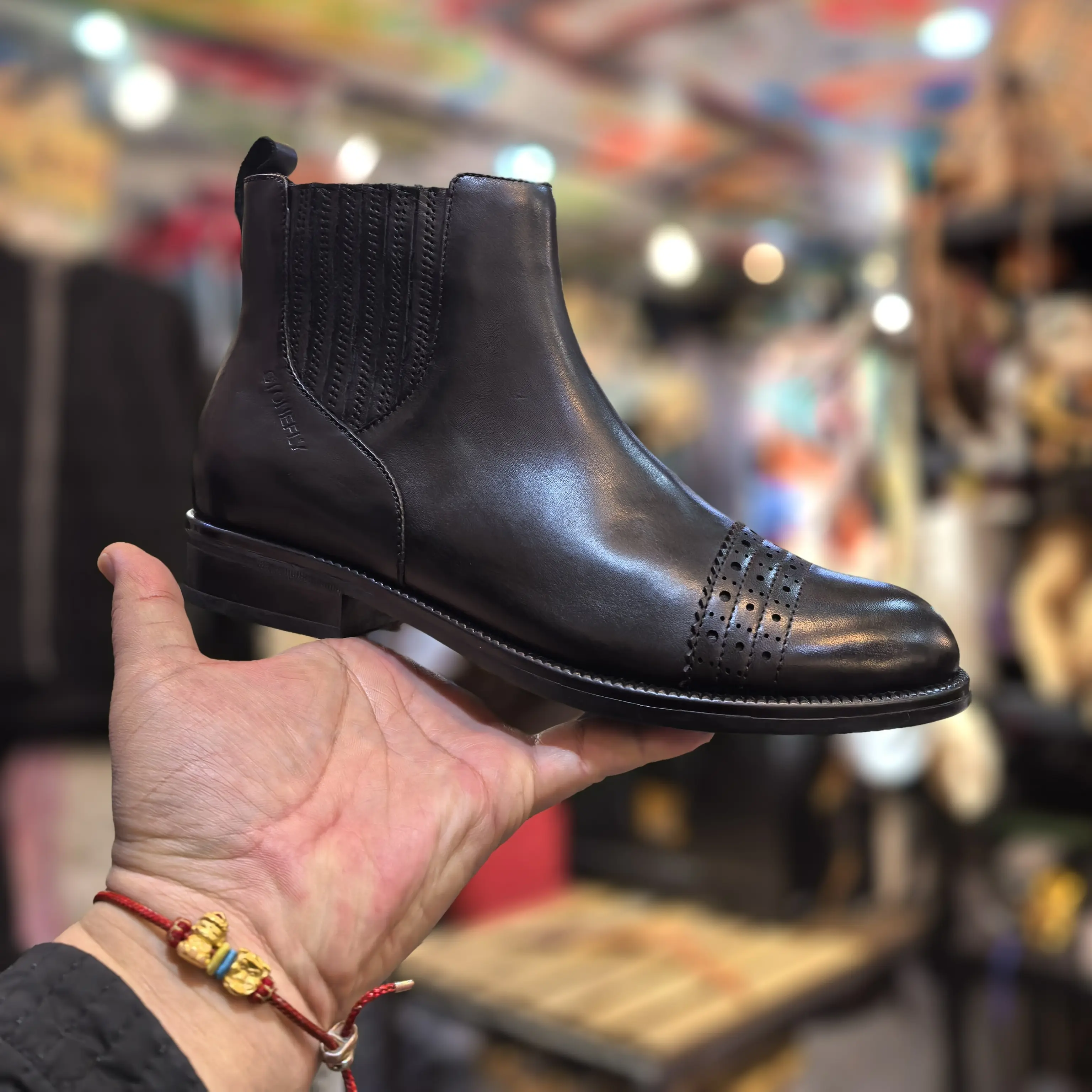 实体店断码精品。女士39码，切尔西皮鞋