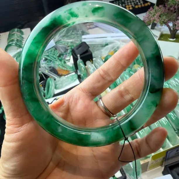 冰透飘花天然非洲翠手镯