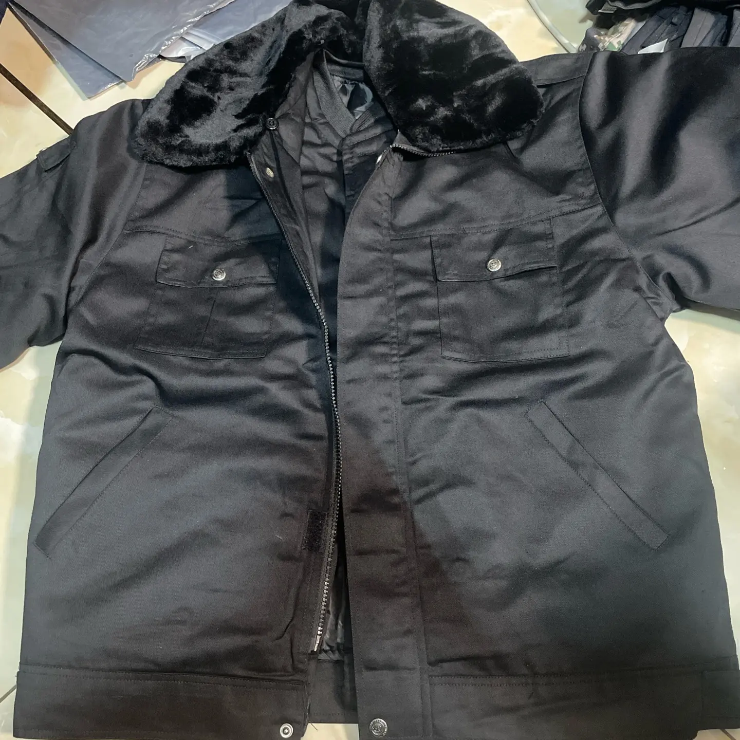 断码黑色斜纹短款防寒执勤夹克棉服活里活面可贴6件魔术贴