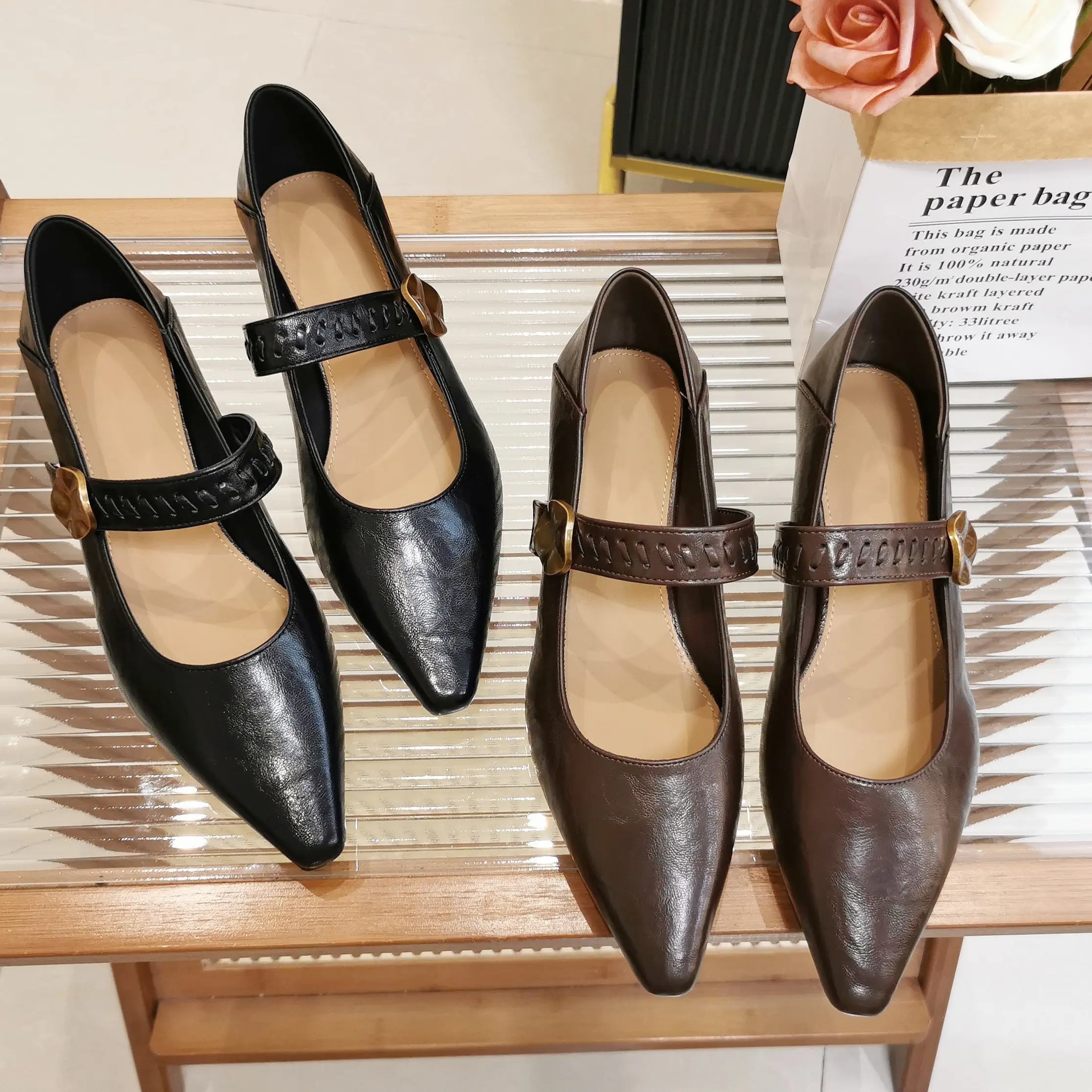 互动星期天 新款粗跟时尚玛丽珍皮鞋法式尖头浅口单鞋 G71553185