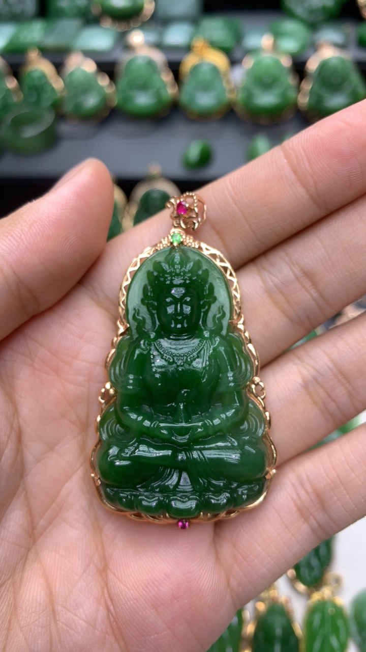 18K金镶嵌碧玉度母