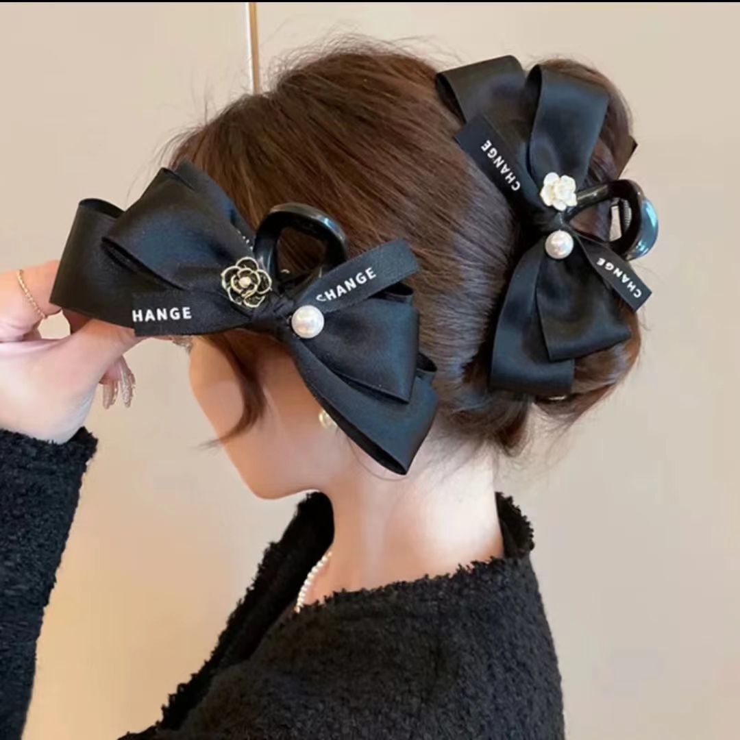 复古山茶花蝴蝶结珠珠发夹轻奢大号发量多鲨鱼夹抓夹头饰8852