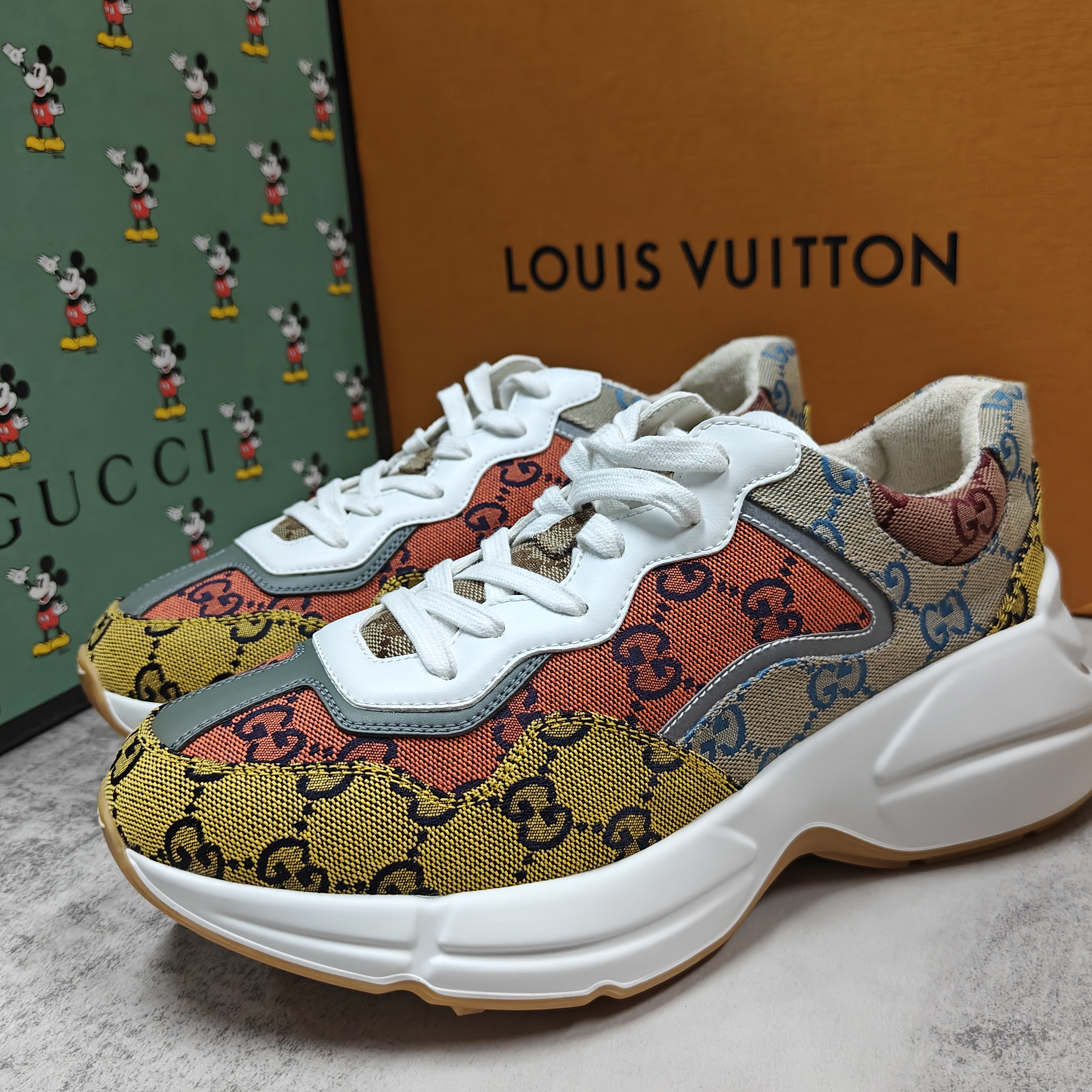 未使用 GUCCI/古驰 经典三色双G满印时尚百搭老爹鞋 多尺码/全新