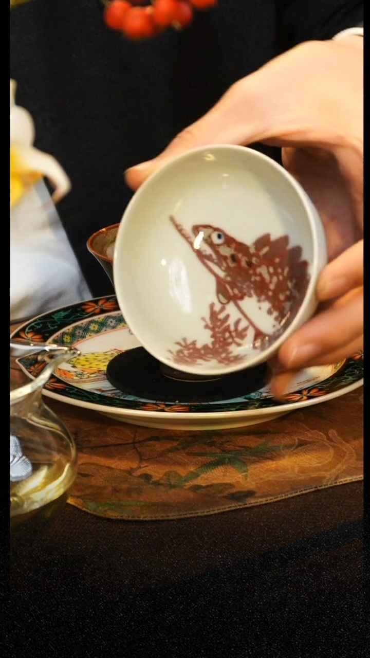 【闪购商品】瓷青花釉里红写意鳜鱼杯