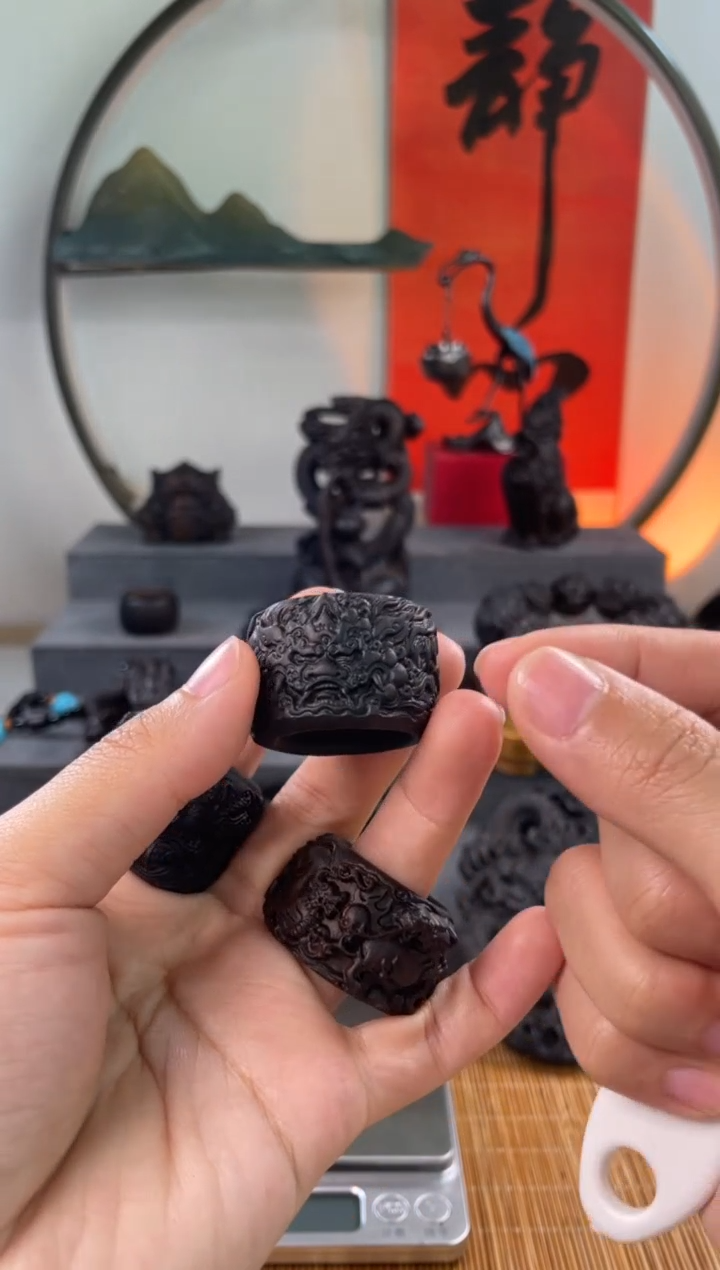 【闪购商品】乌木类木雕霸王貔貅-扳指