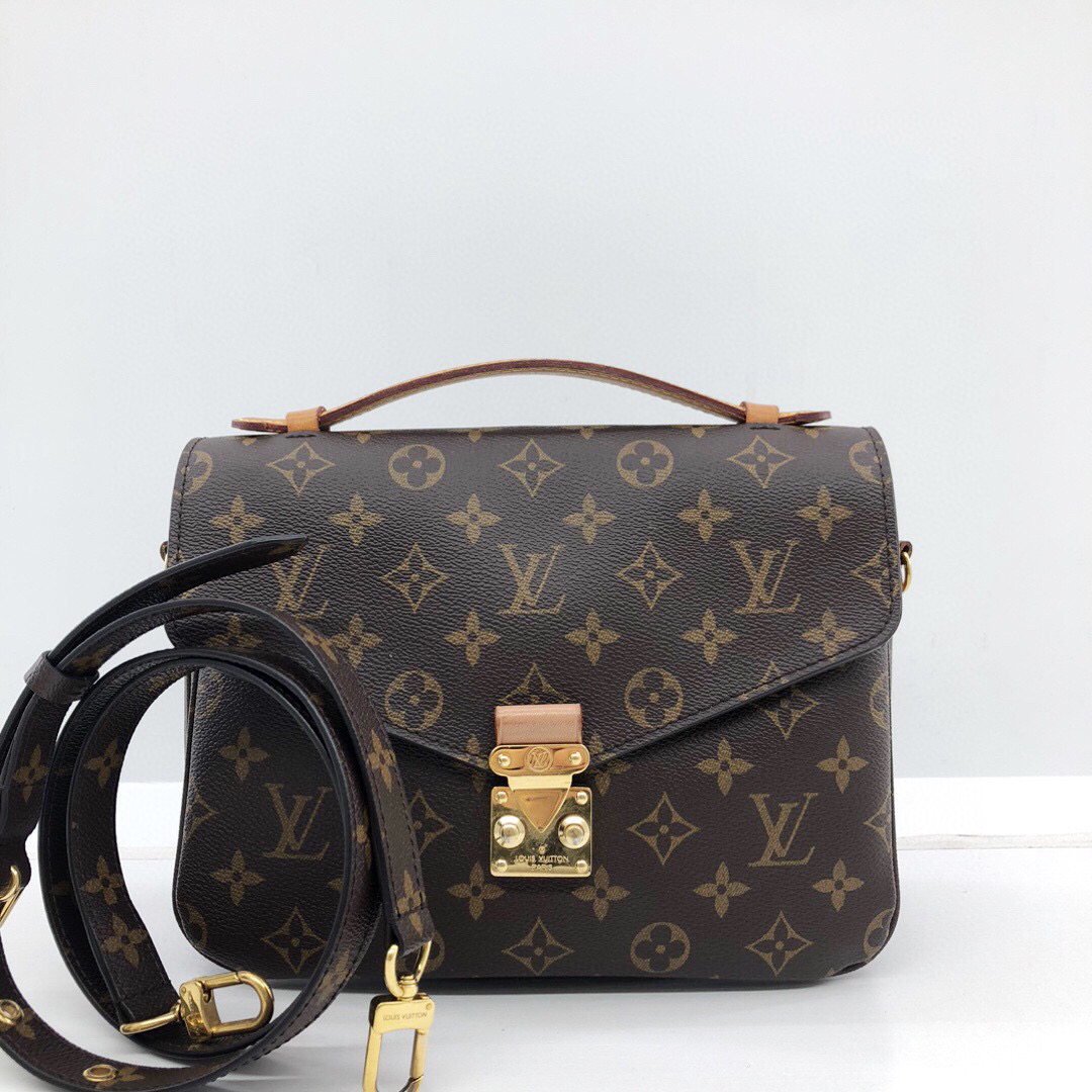 95新 LouisVuitton/路易威登 97新pochettemetis邮差包/公价19700
