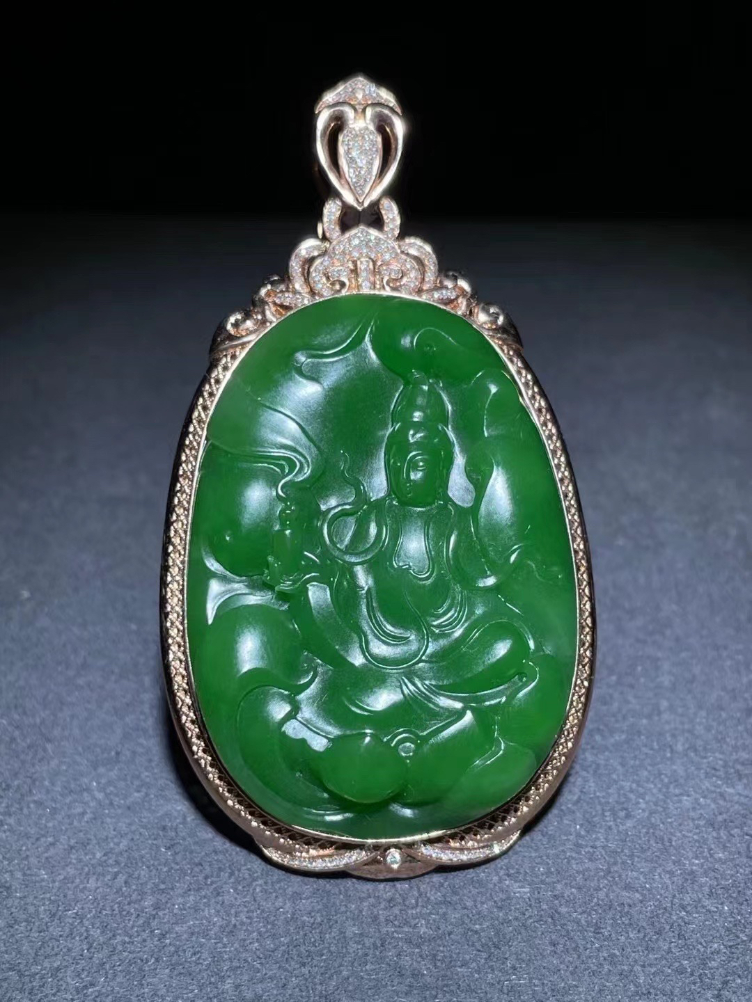 老坑苹果绿观音，重金镶嵌冰阳绿雕刻绿色吊坠珠宝气质项链满绿