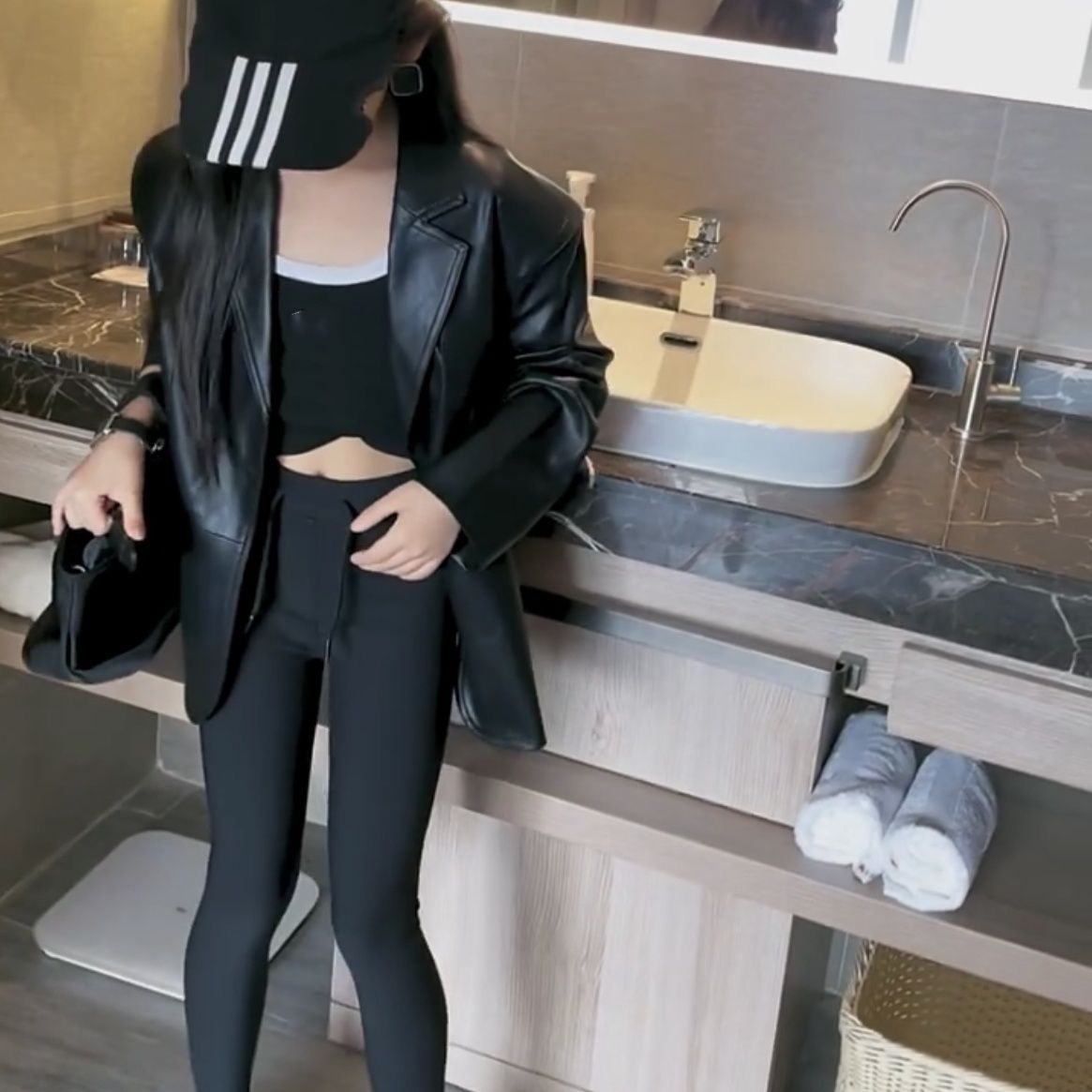 网红女童韩版西装黑色皮衣外套秋冬儿童机车夹克外套潮酷春秋新款