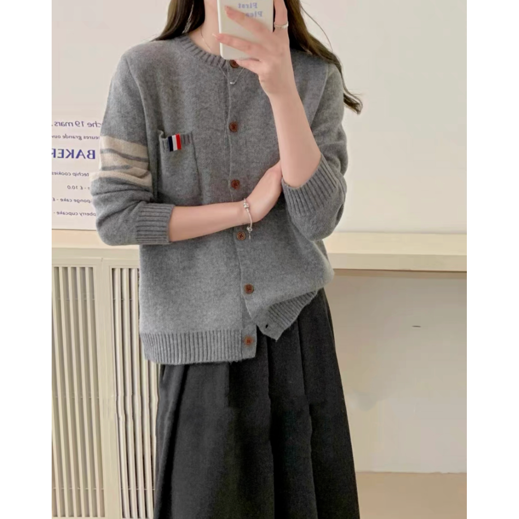 新款时尚简约气质百搭高品质针织长袖开衫女