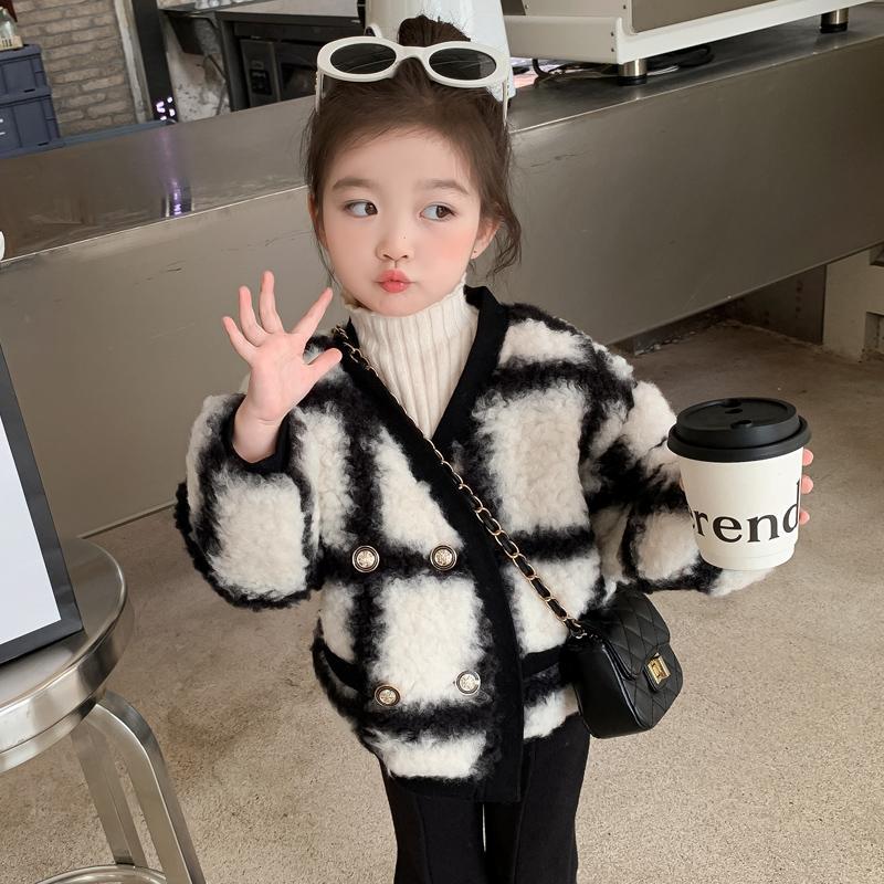 女童毛毛衣外套秋冬2023新款宝宝格子冬季儿童加绒加厚冬装小香风