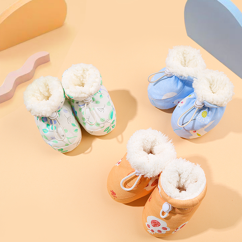  新生宝宝步前鞋婴儿长筒防掉羊羔毛毛鞋可爱高筒鞋外出加绒加厚