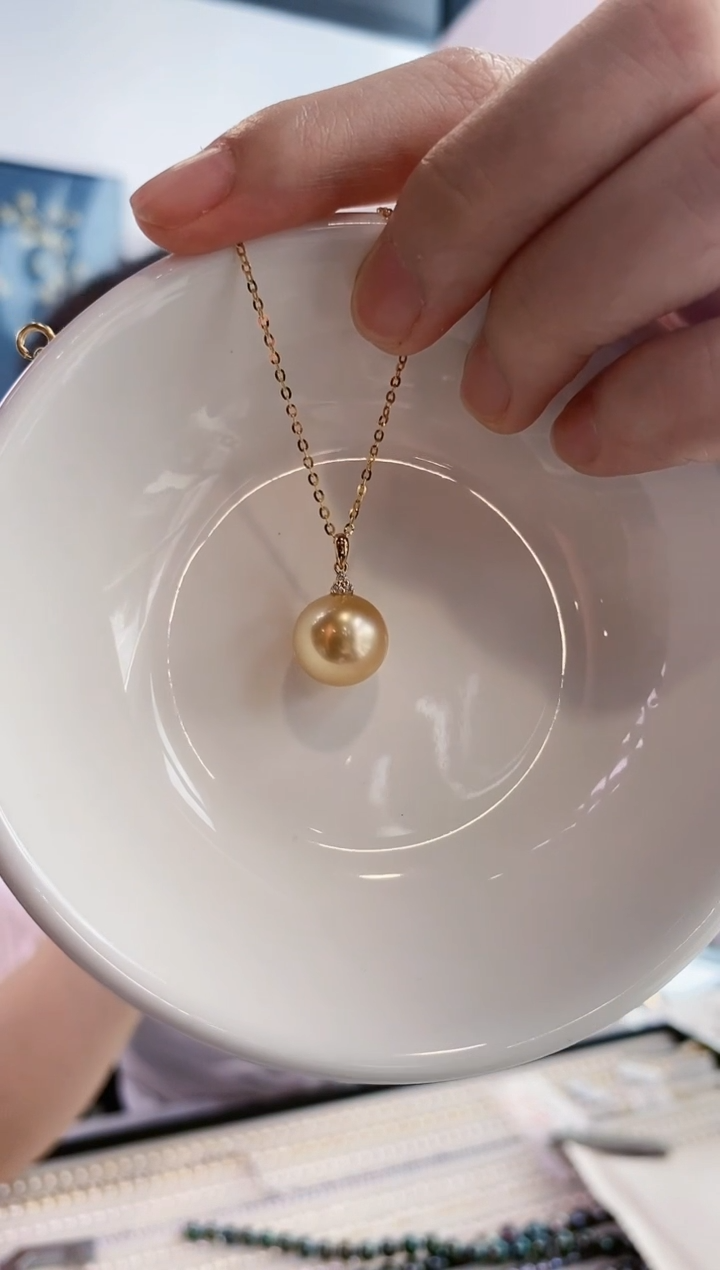 【闪购商品】海水珍珠吊坠(赠链)18K金镶嵌11-12南洋金珠吊坠
