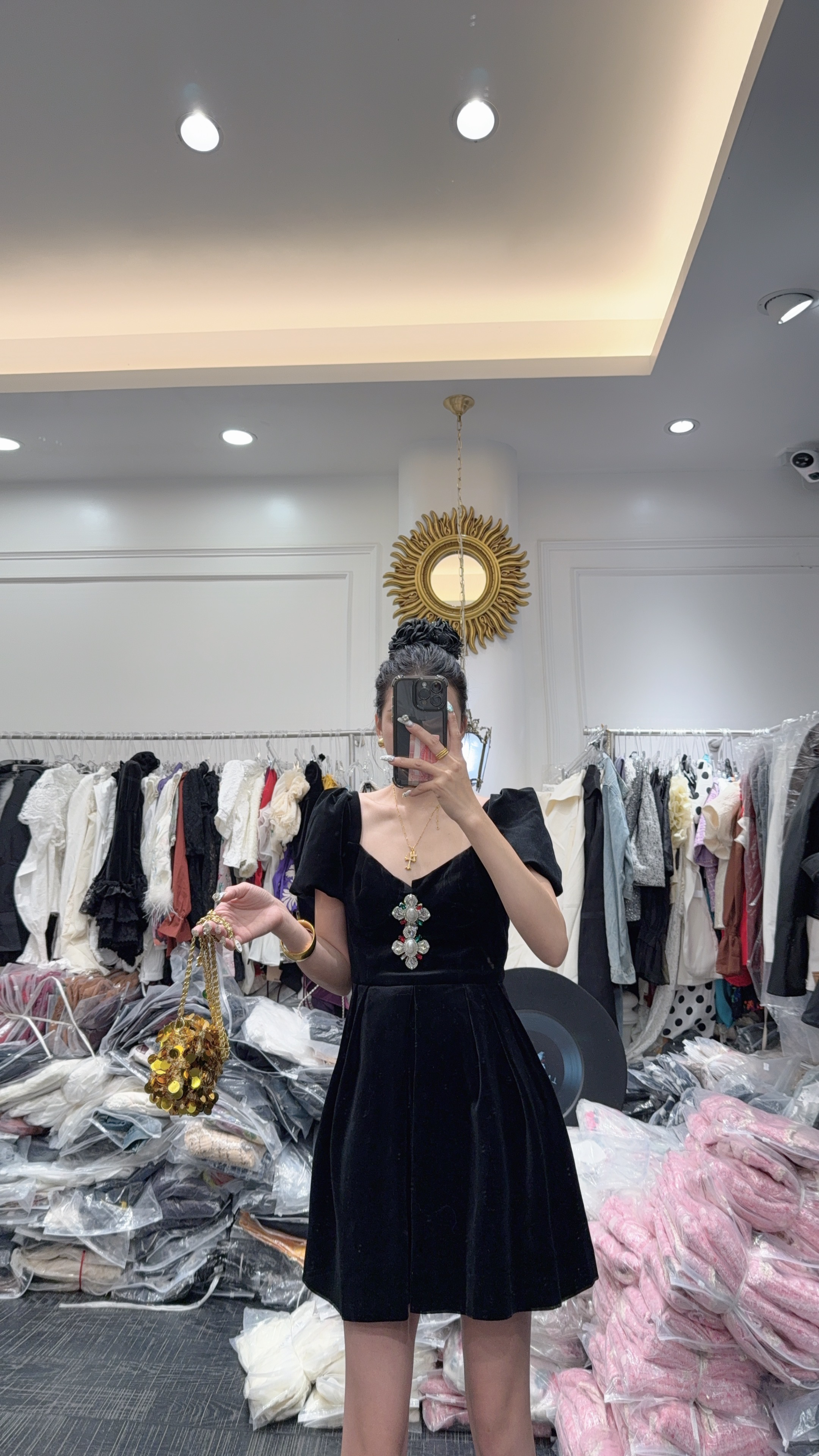 大气元（秋款新品）复古收腰丝绒连衣裙