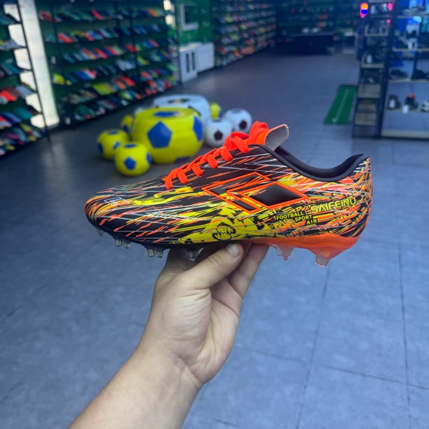 24新款（原出口）耐磨防滑专业高端大钉草地足球鞋