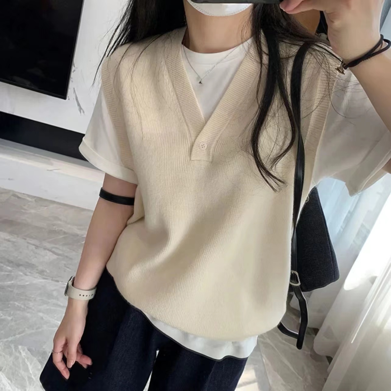 纯色V领单粒扣新款无袖背心马甲宽松版洋气韩版显瘦套头