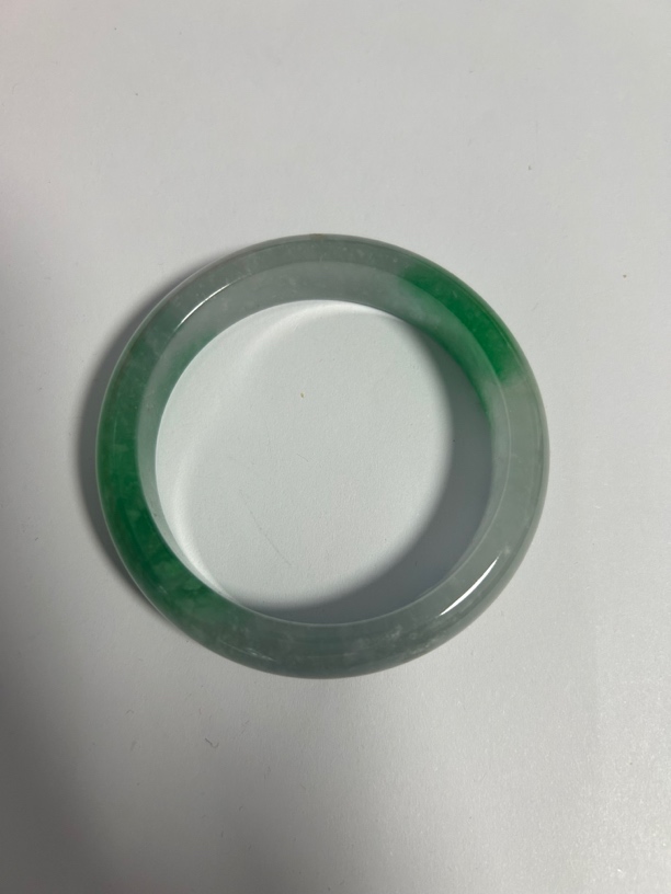 F087 缅甸翡翠手镯圈口：57.2
