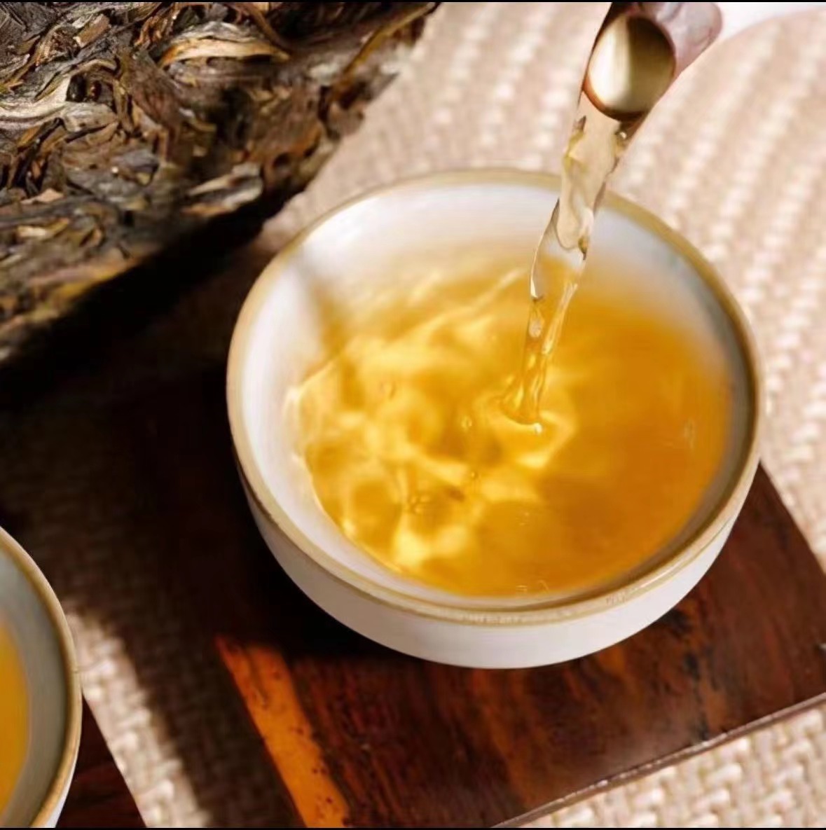 2010年易武特制青357克普洱生茶