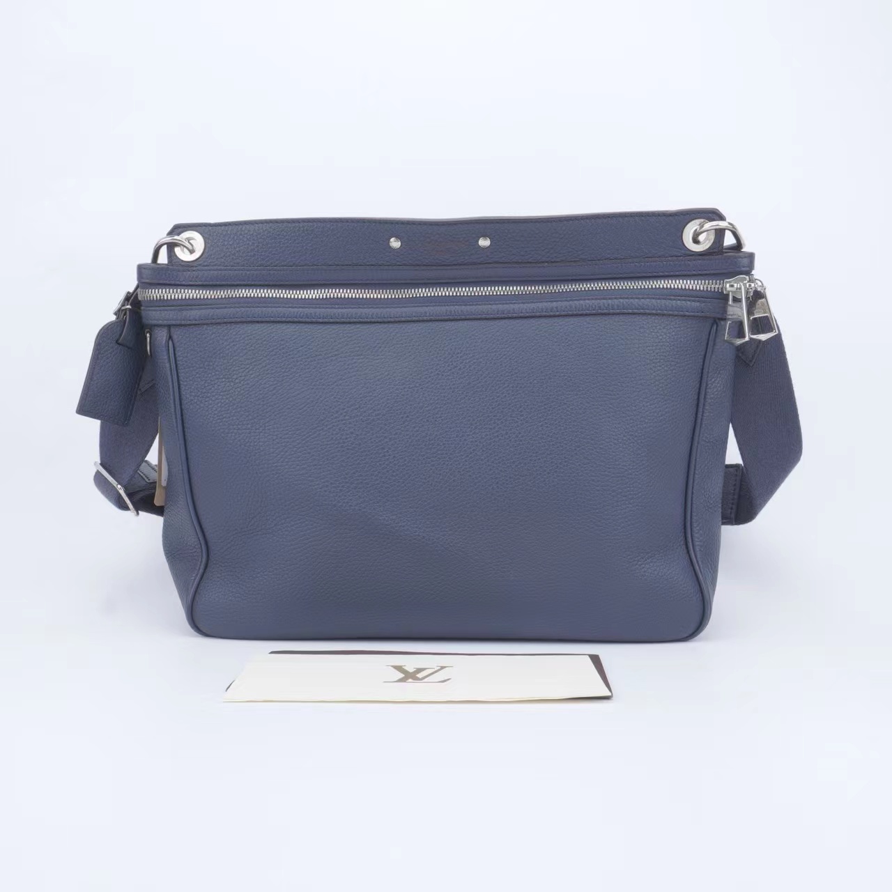 95新 LouisVuitton/路易威登 深蓝色斜挎包 C902