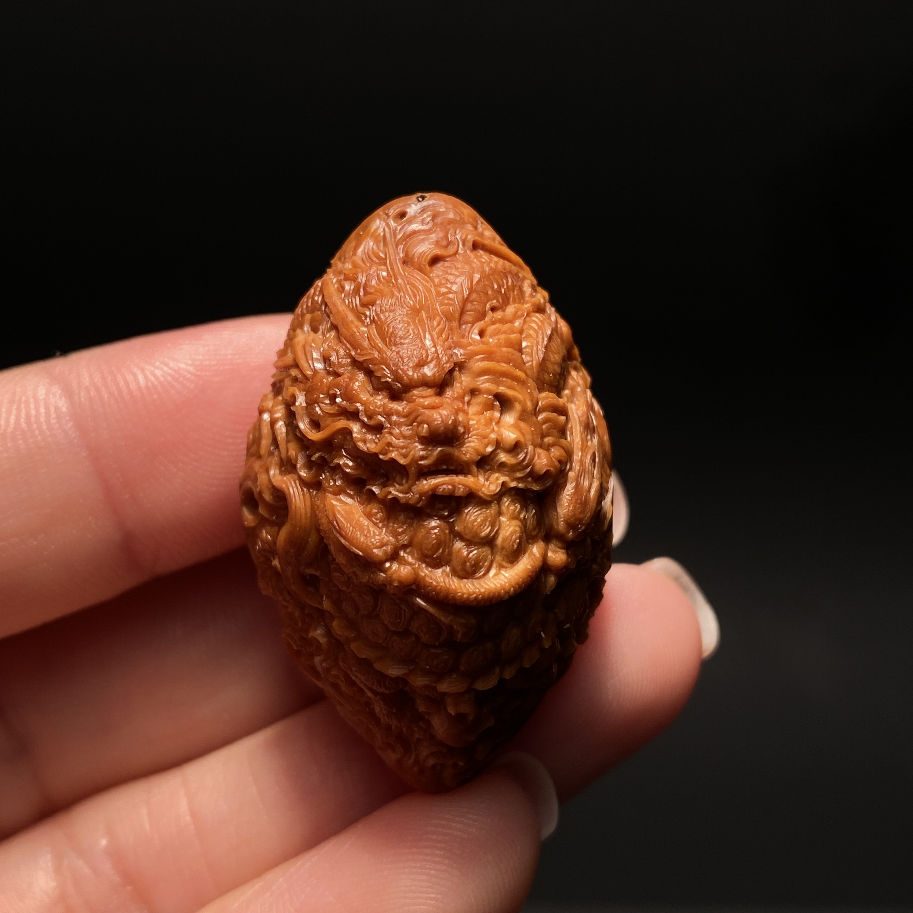 橄榄核雕刻高端作品玄阴四象三通单件