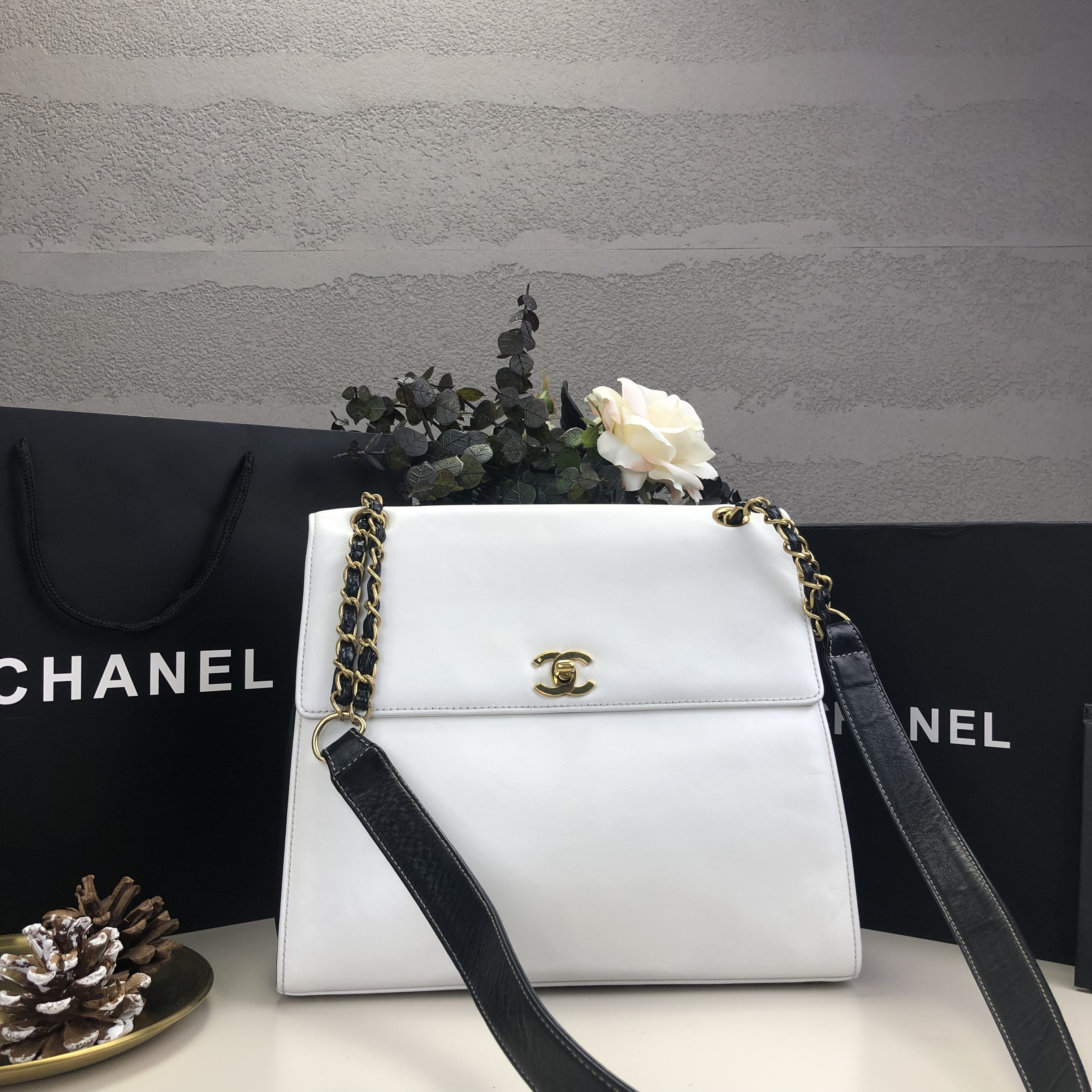 95新 Chanel/香奈儿 黑白熊猫配色kelly斜挎包 底长26 5开