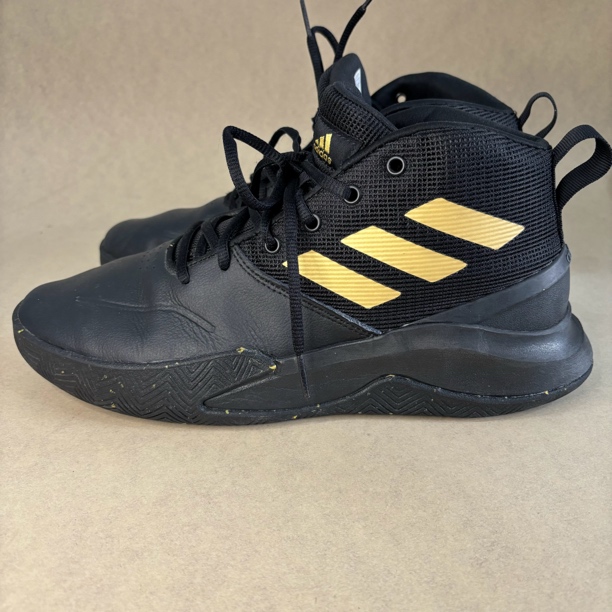 43码二手adidas 阿迪达斯 实战训练 防滑耐磨 减震回弹 篮球鞋