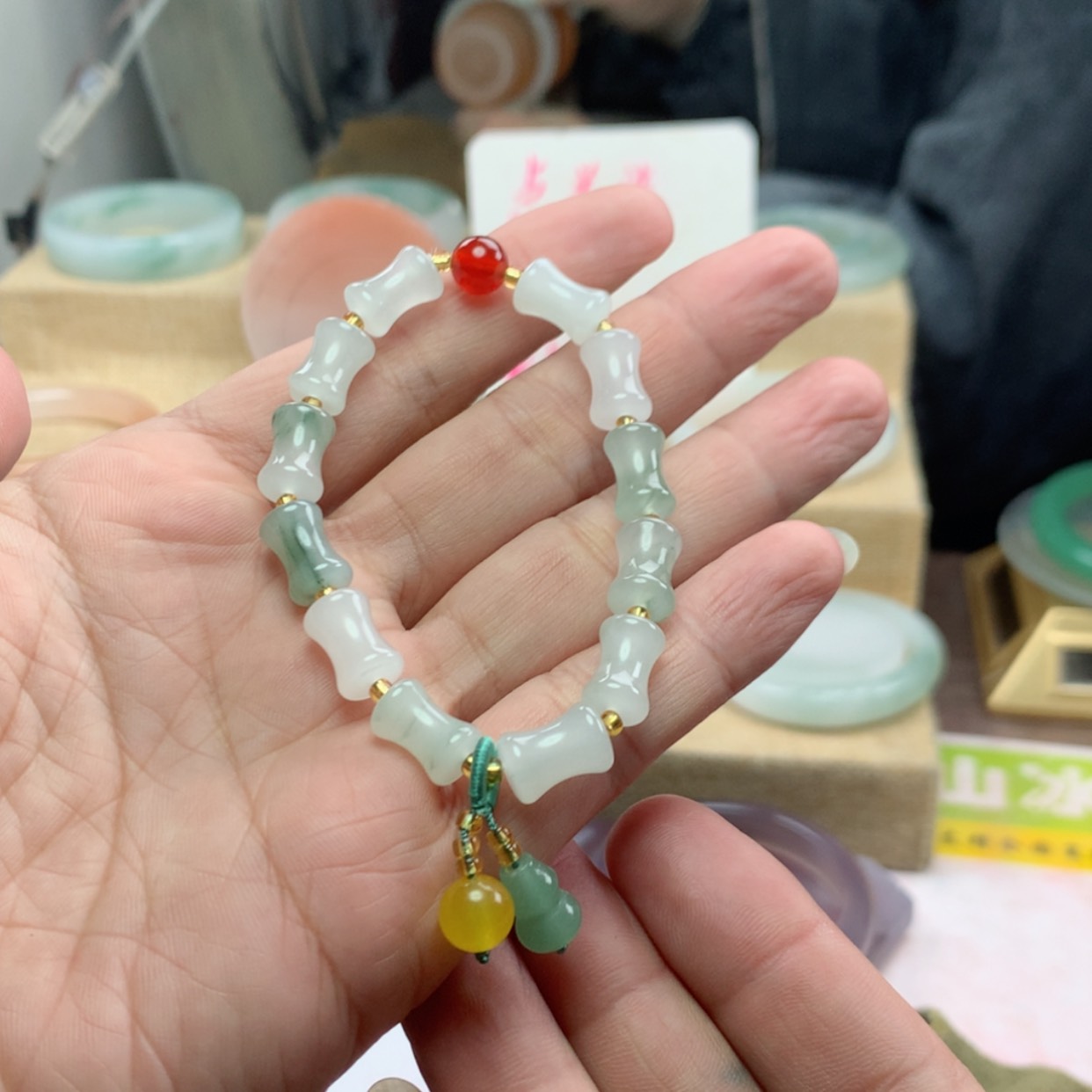 【闪购商品】石英质玉手链未镶嵌终*