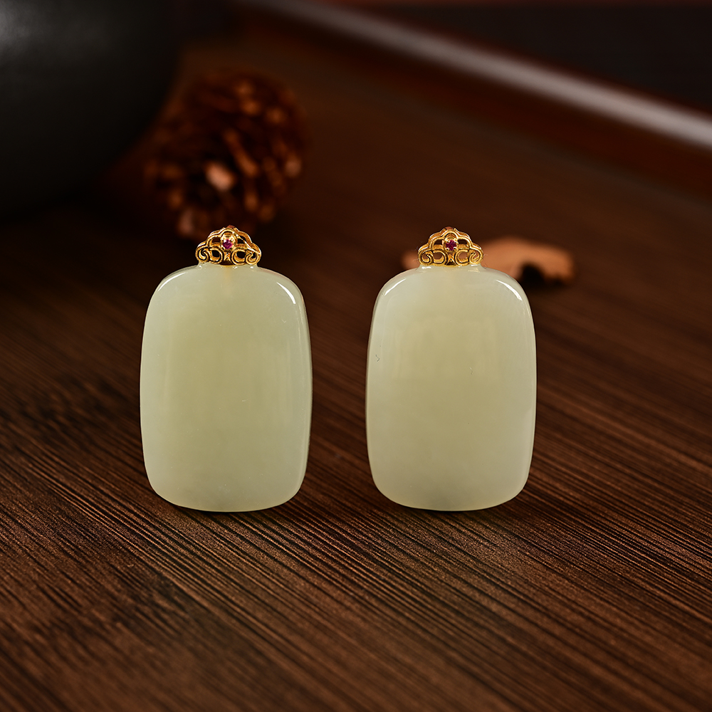 4 DS14832-18k金镶嵌和田玉吊坠-多样性发一件-28*19*5mm（JG）