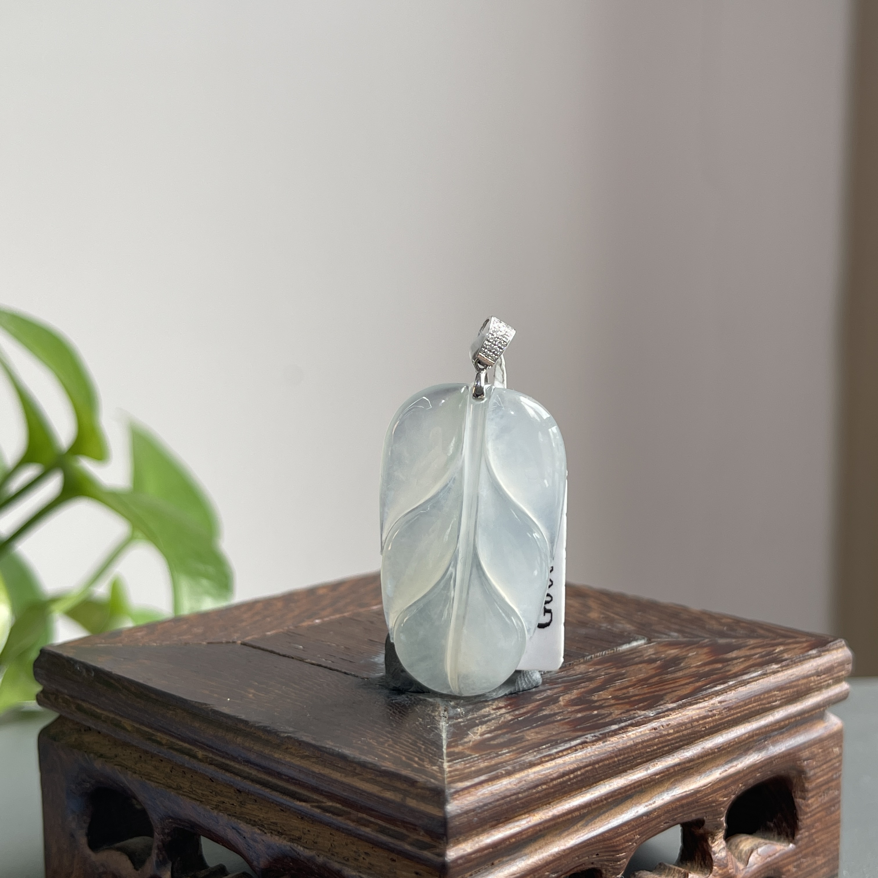 JCW16-135 天然缅甸A货翡翠 18K金扣大业有成