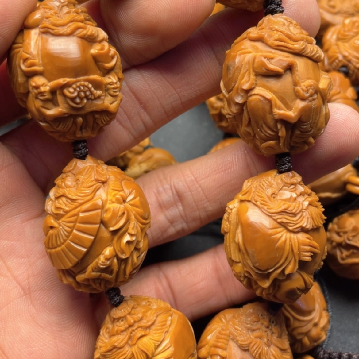 【闪购商品】橄榄核核雕一**?