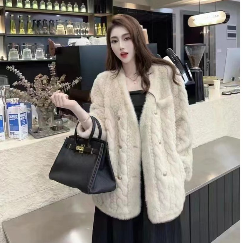 （雪兰貂）春秋冬 短款 外套厚款麻花时尚百搭女士气质款韩版轻奢